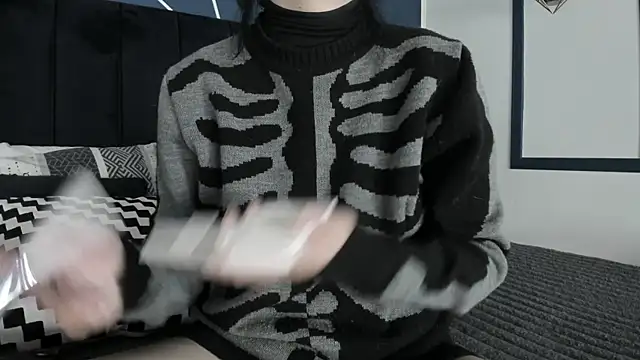 Snapshot of Adeelinee chatting on February 13, 7:52 pm Adeelinee online show from February 13, 7:52 pm