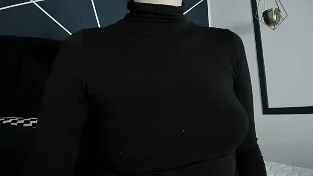 Snapshot of Adeelinee chatting on February 17, 7:31 pm Adeelinee online show from February 17, 7:31 pm