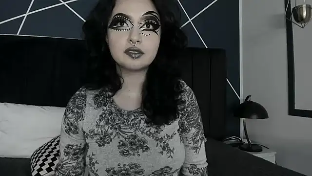 Snapshot of Adeelinee chatting on March 6, 10:47 pm Adeelinee online show from March 6, 10:47 pm