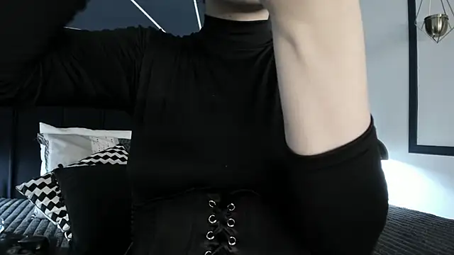 Snapshot of Adeelinee chatting on March 19, 7:38 pm Adeelinee online show from March 19, 7:38 pm