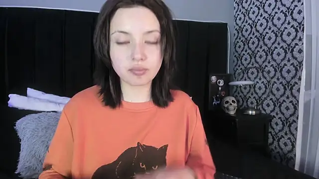 Snapshot of Adeelinee chatting on March 7, 8:17 pm Adeelinee online show from March 7, 8:17 pm