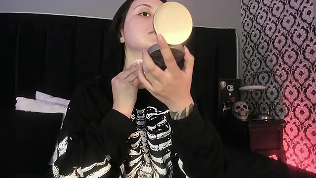 Snapshot of Adeelinee chatting on March 9, 7:40 pm Adeelinee online show from March 9, 7:40 pm