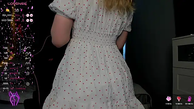 Snapshot of Kimmy_powell chatting on March 8, 3:17 am Kimmy powell online show from March 8, 3:17 am