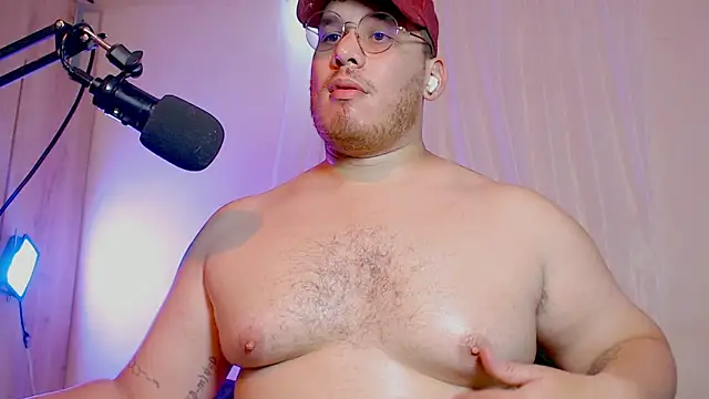 Snapshot of anotherbigboy_ chatting on December 20, 9:06 pm anotherbigboy online show from December 20, 9:06 pm