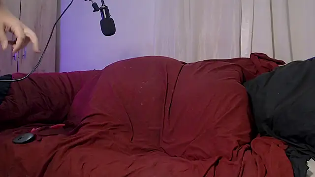 Snapshot of anotherbigboy_ chatting on October 18, 2:18 pm anotherbigboy online show from October 18, 2:18 pm