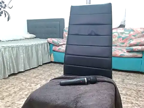 danasantoreal online show from November 10, 4:28 pm