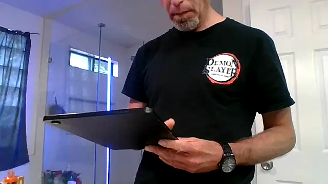 El Gizmo online show from May 3, 3:51 pm