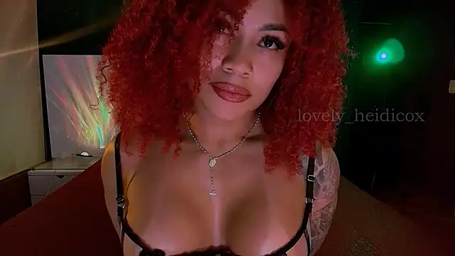 Snapshot of HeidiCox chatting on December 21, 1:24 am HeidiCox online show from December 21, 1:24 am