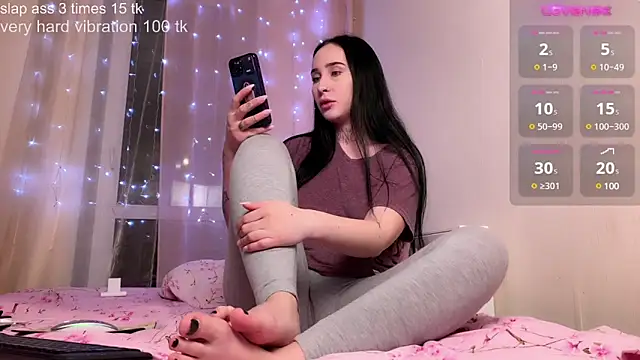 Snapshot of AnastasiaSun chatting on December 20, 2:41 am AnastasiaSun online show from December 20, 2:41 am