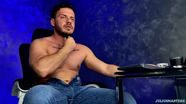 juliusmasters online show from February 25, 8:29 pm