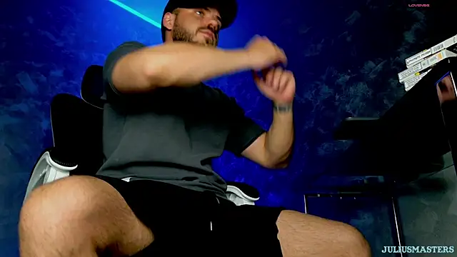 Snapshot of juliusmasters chatting on May 13, 6:49 pm juliusmasters online show from May 13, 6:49 pm