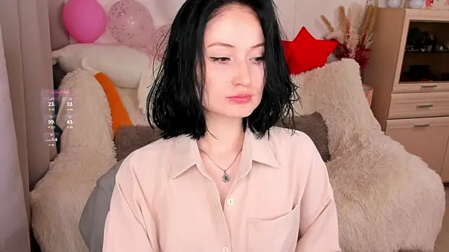 LisaMooore online show from April 22, 6:53 pm