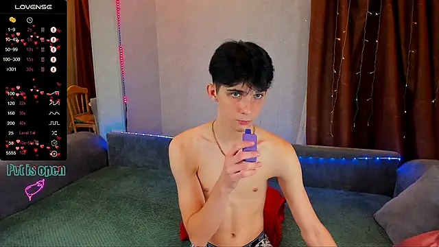 Snapshot of Aaron_Boom chatting on October 10, 9:36 pm Aaron Boom online show from October 10, 9:36 pm