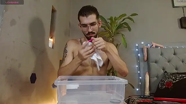 Mr WhiteCock online show from March 3, 10:31 pm