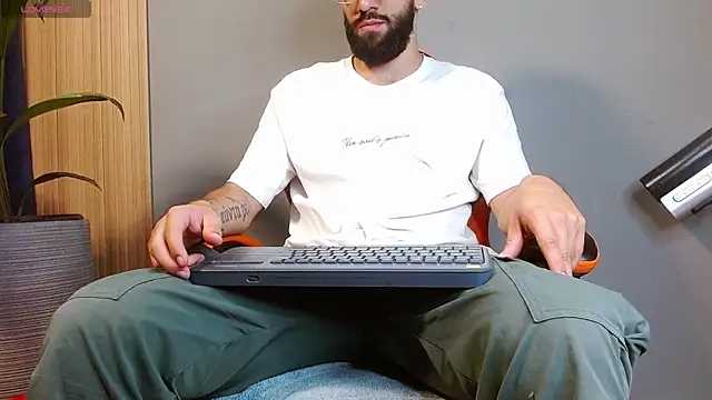 Mr WhiteCock online show from September 19, 11:38 pm