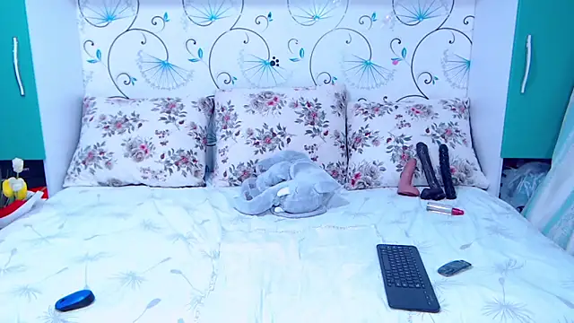 demiemorre online show from March 13, 5:25 am