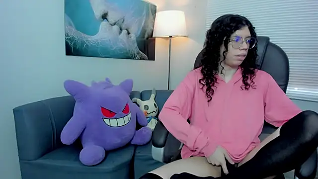 Snapshot of Angel_Dust18 chatting on October 31, 3:13 pm Angel Dust18 online show from October 31, 3:13 pm