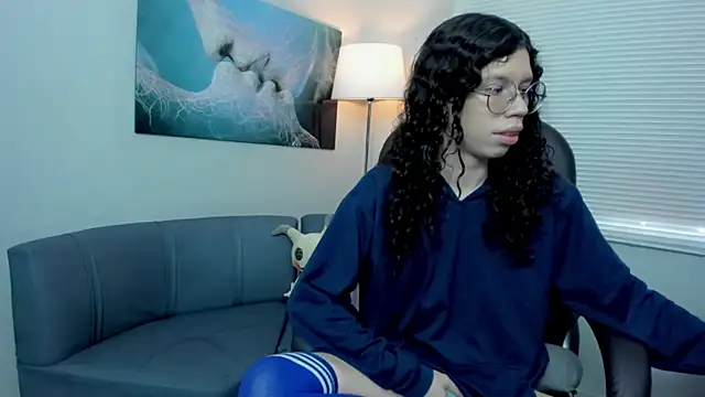 Snapshot of Angel_Dust18 chatting on November 3, 3:13 pm Angel Dust18 online show from November 3, 3:13 pm