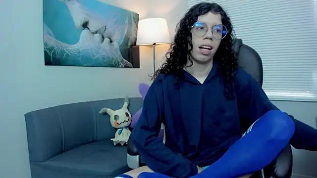 Snapshot of Angel_Dust18 chatting on November 15, 3:19 pm Angel Dust18 online show from November 15, 3:19 pm