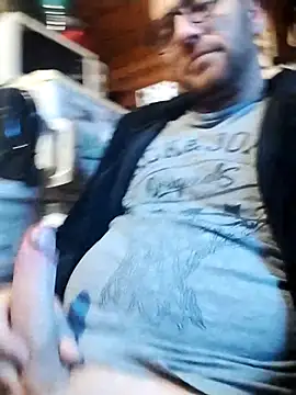 Snapshot of tomee83 chatting on October 19, 5:41 am tomee83 online show from October 19, 5:41 am