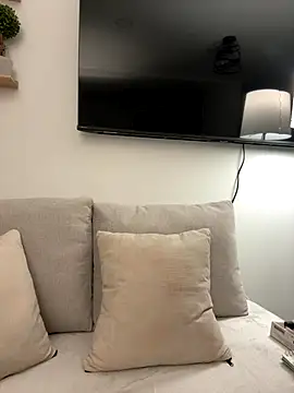 Snapshot of Rae_Lil_White chatting on November 21, 11:14 pm Rae Lil White online show from November 21, 11:14 pm