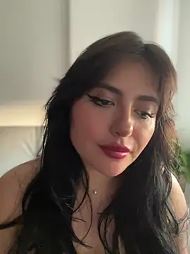 Snapshot of sukhakunis1 chatting on December 31, 10:34 pm sukhakunis1 online show from December 31, 10:34 pm
