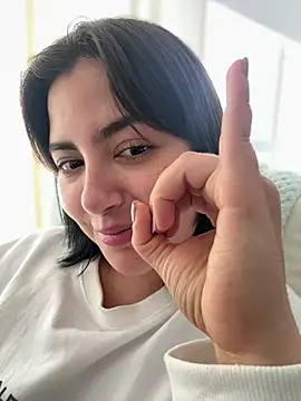 Snapshot of sukhakunis1 chatting on February 23, 7:38 pm sukhakunis1 online show from February 23, 7:38 pm
