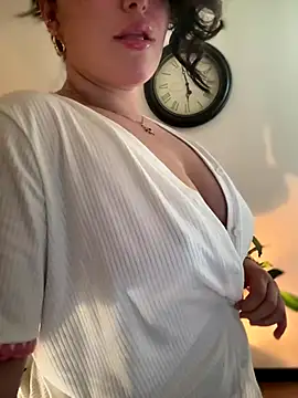 Snapshot of sukhakunis1 chatting on October 26, 11:05 am sukhakunis1 online show from October 26, 11:05 am