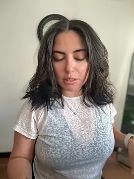 Snapshot of sukhakunis1 chatting on November 12, 3:01 pm sukhakunis1 online show from November 12, 3:01 pm