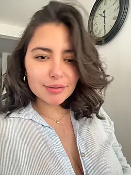 Snapshot of sukhakunis1 chatting on February 15, 3:31 pm sukhakunis1 online show from February 15, 3:31 pm