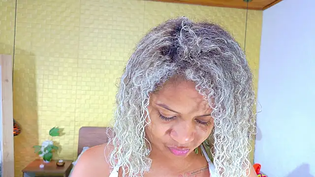 Squirter pussybomb online show from December 7, 2:53 am