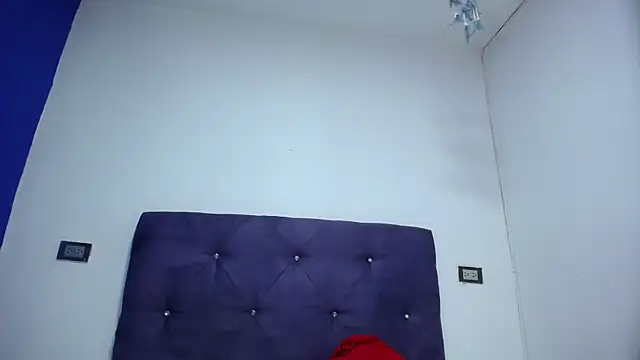 Squirter pussybomb online show from February 28, 3:48 am