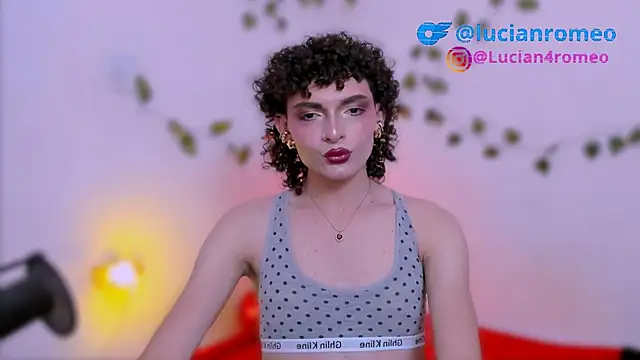 Snapshot of lucianromero chatting on December 13, 2:54 am lucianromero online show from December 13, 2:54 am