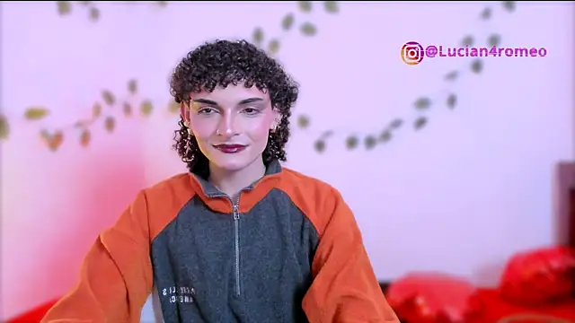 Snapshot of lucianromero chatting on January 1, 10:00 am lucianromero online show from January 1, 10:00 am