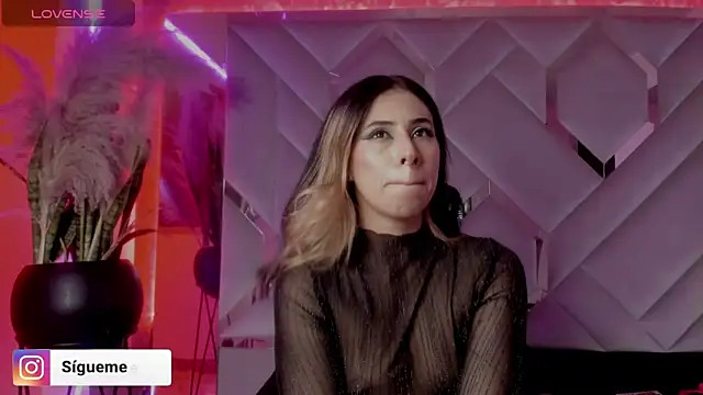 Sara Foxx1 online show from December 18, 7:20 pm