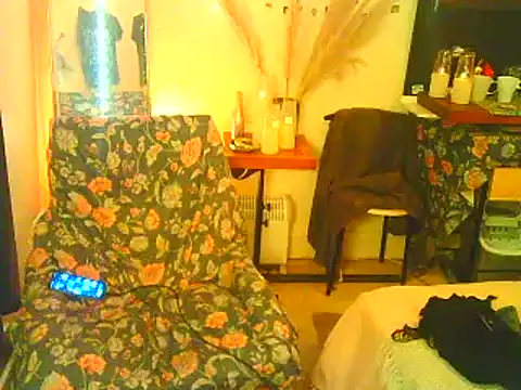 Snapshot of DaddyQuimHot chatting on December 10, 11:30 pm DaddyQuimHot online show from December 10, 11:30 pm