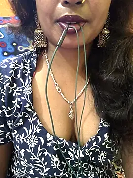 Snapshot of jasss-11 chatting on November 5, 5:57 pm jasss-11 online show from November 5, 5:57 pm