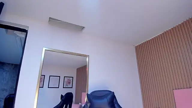 Snapshot of Dakota_diaz_ chatting on February 27, 11:59 pm Dakota diaz online show from February 27, 11:59 pm