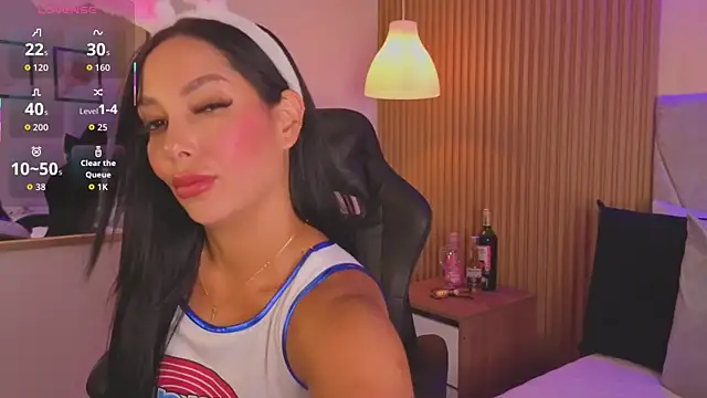 Snapshot of Dakota_diaz_ chatting on October 29, 8:43 pm Dakota diaz online show from October 29, 8:43 pm