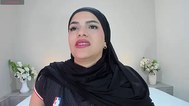 Snapshot of Umarani_ chatting on May 5, 6:27 pm Umarani online show from May 5, 6:27 pm