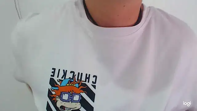 Snapshot of tomboyblue chatting on January 8, 7:24 pm tomboyblue online show from January 8, 7:24 pm