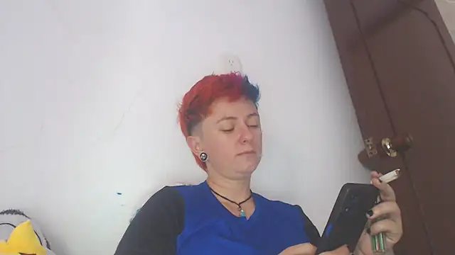 Snapshot of tomboyblue chatting on January 14, 7:43 pm tomboyblue online show from January 14, 7:43 pm