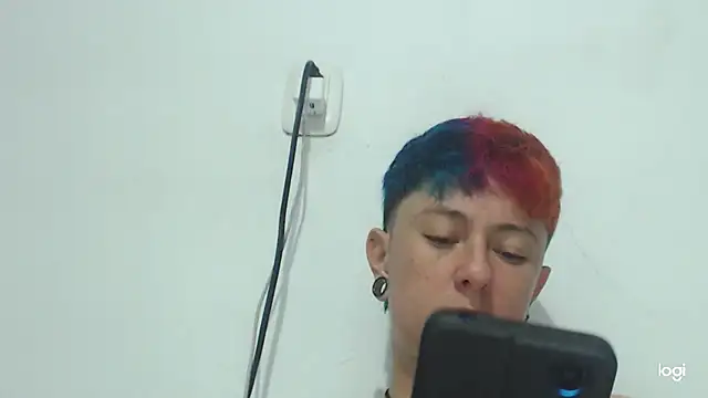 Snapshot of tomboyblue chatting on January 15, 1:56 am tomboyblue online show from January 15, 1:56 am