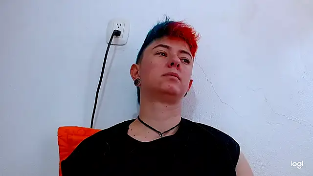 Snapshot of tomboyblue chatting on January 31, 4:59 pm tomboyblue online show from January 31, 4:59 pm