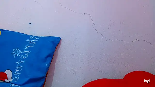 Snapshot of tomboyblue chatting on February 8, 4:14 pm tomboyblue online show from February 8, 4:14 pm