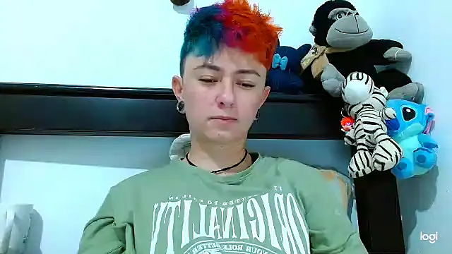 Snapshot of tomboyblue chatting on February 9, 3:11 am tomboyblue online show from February 9, 3:11 am