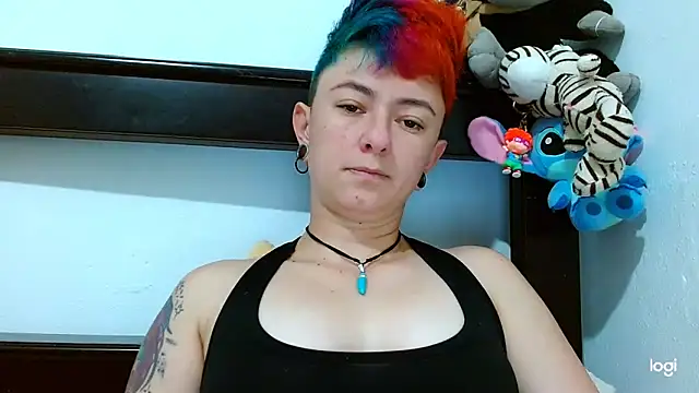 Snapshot of tomboyblue chatting on February 9, 6:16 pm tomboyblue online show from February 9, 6:16 pm