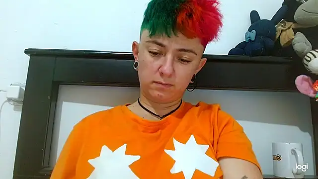 Snapshot of tomboyblue chatting on February 16, 4:21 pm tomboyblue online show from February 16, 4:21 pm