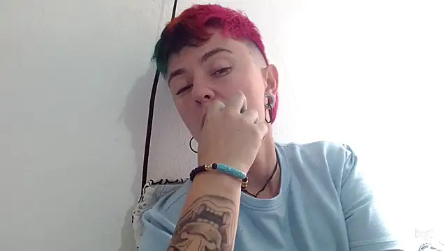 Snapshot of tomboyblue chatting on February 23, 7:07 pm tomboyblue online show from February 23, 7:07 pm