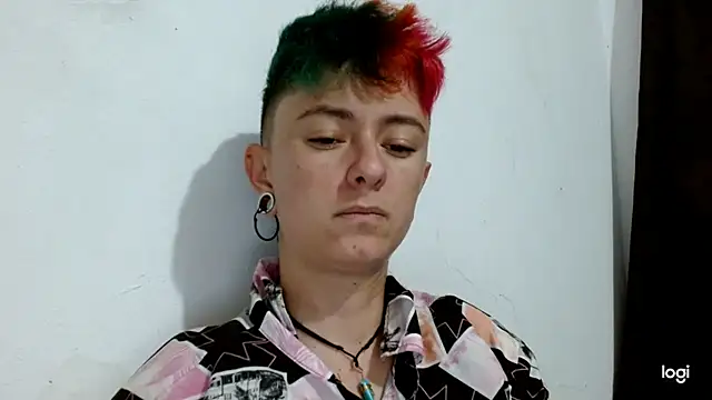 Snapshot of tomboyblue chatting on February 26, 4:25 am tomboyblue online show from February 26, 4:25 am